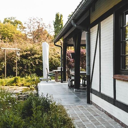 Guesthouse Ter Linden Bazel Exterior photo